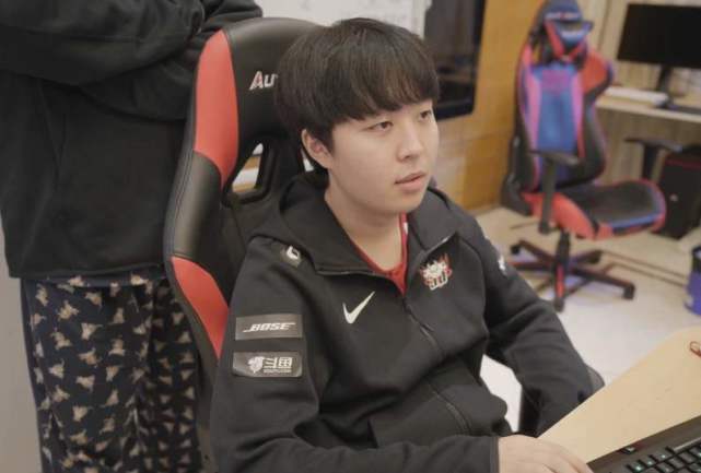 为年轻球员 为年轻球员